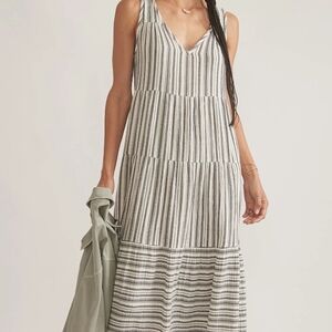 Elegant Striped Maxi Dress - Black and White